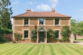 Cottages in the Walled Garden 18